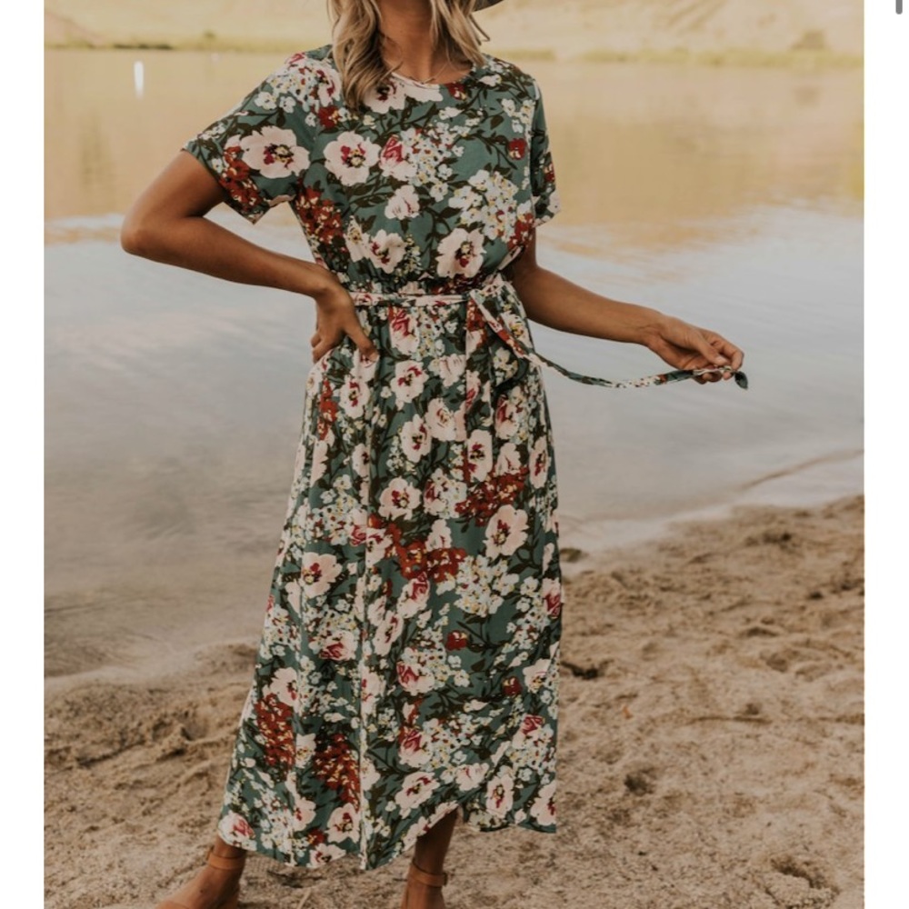 🆕 Roolee Lori Print Dress